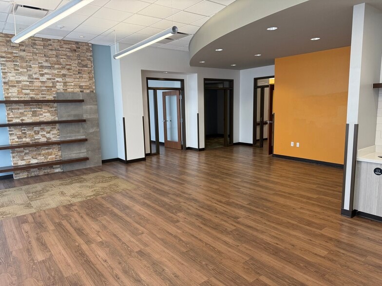 5323-5377 Antoine Dr, Houston, TX for lease - Building Photo - Image 3 of 15