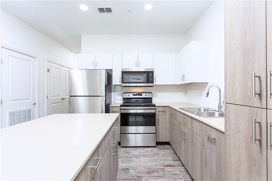 815 North 15th Pl, Edinburg, TX for sale - Building Photo - Image 3 of 18