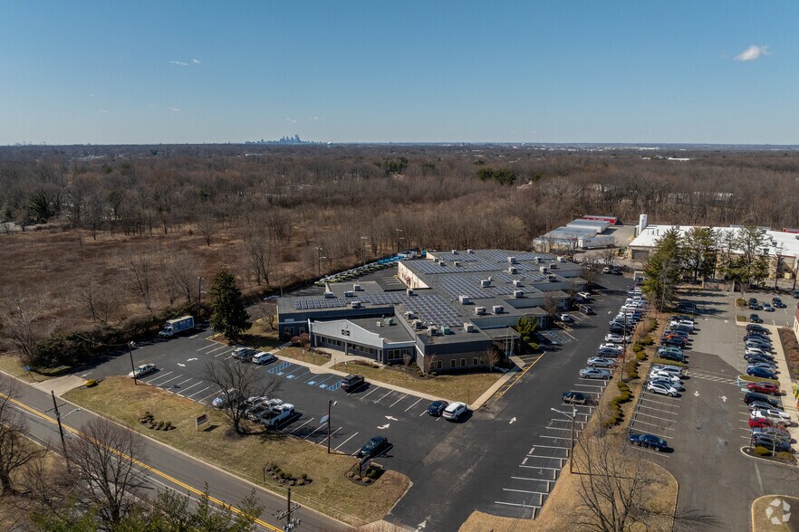 341 New Albany Rd, Moorestown, NJ à louer - Aérien - Image 3 de 6