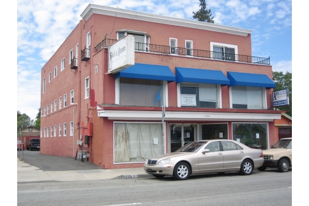 1225 W San Carlos St, San Jose, CA à louer - Photo du bâtiment - Image 1 de 4