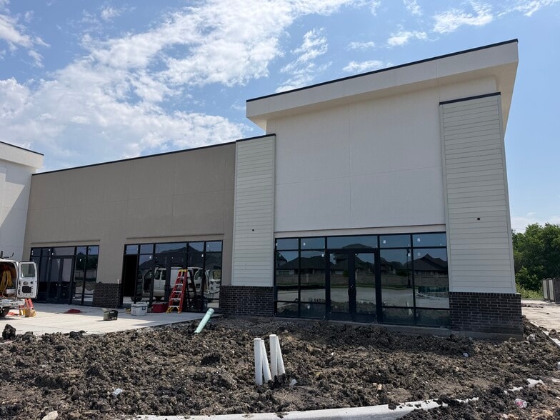 390 Woodcreek Blvd., Fate, Texas 75132, Fate, TX for lease - Building Photo - Image 3 of 8