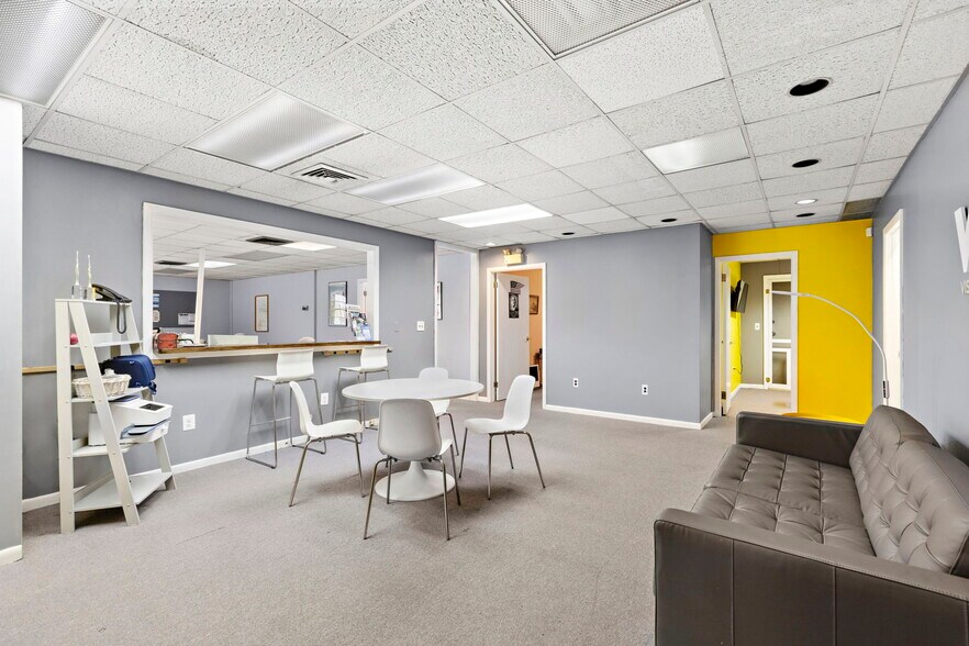 854 8th St, Secaucus, NJ à vendre - Photo du bâtiment - Image 3 de 18