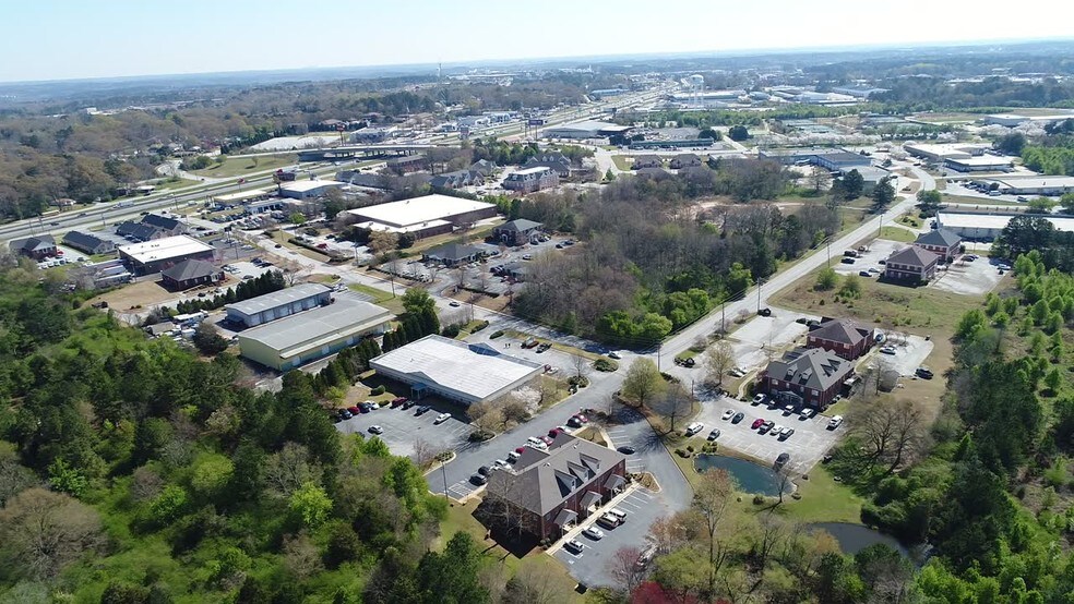 997 Commerce Dr SW, Conyers, GA à louer - Vidéo sur l’inscription commerciale - Image 2 de 41