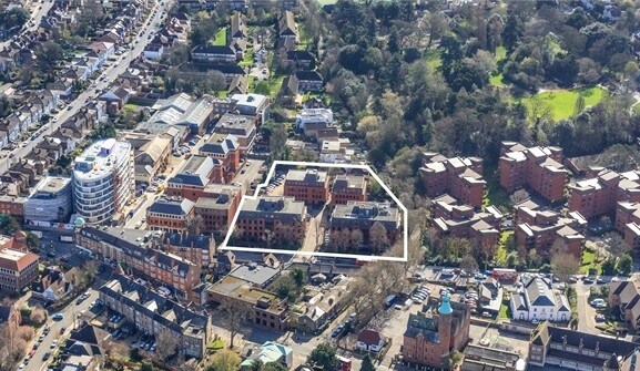 298 Regents Park Rd, Londres à louer - Photo du bâtiment - Image 3 de 9