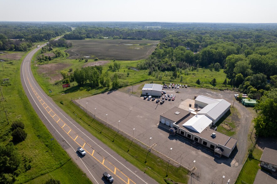 6671 Lake Blvd, Wyoming, MN à louer - Photo du bâtiment - Image 2 de 8