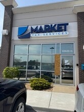 18920 E Valley View Pky, Independence, MO for lease Interior Photo- Image 1 of 3