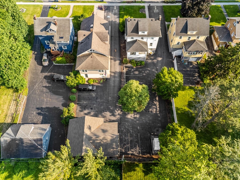 62 Empire Blvd, Rochester, NY à vendre - Photo du bâtiment - Image 3 de 62