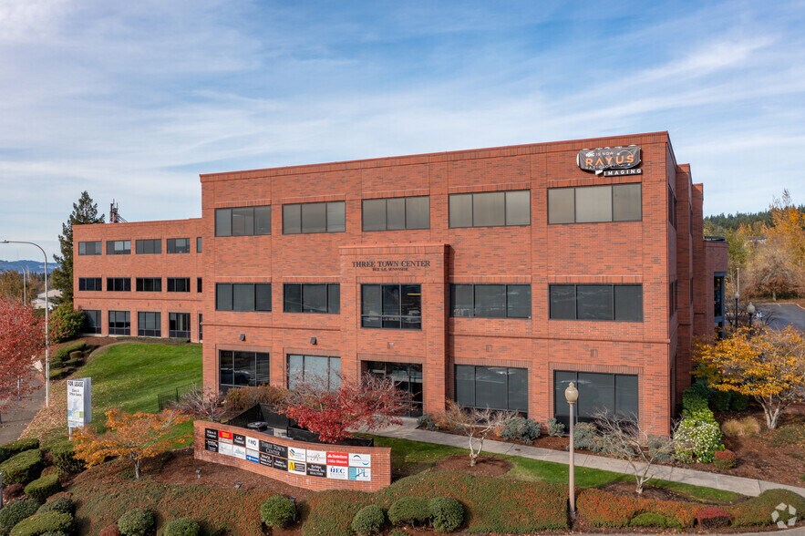 10121 SE Sunnyside Rd, Clackamas, OR à louer - Photo du bâtiment - Image 2 de 13