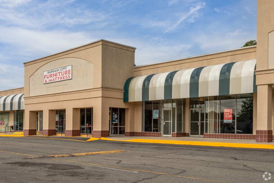 5206-5246 Chamberlayne Rd, Richmond, VA à louer - Photo du bâtiment - Image 3 de 9