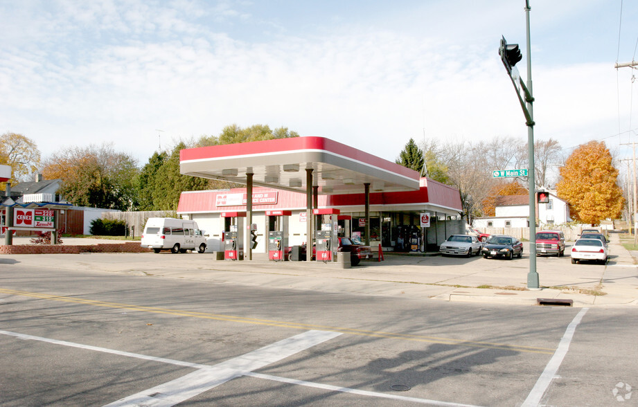 304 W Main St, Stoughton, WI for sale - Primary Photo - Image 1 of 1