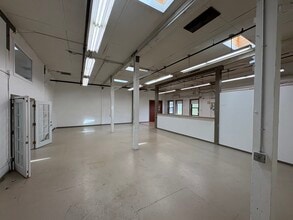 911 N Monroe St, Portland, OR for lease Interior Photo- Image 2 of 4