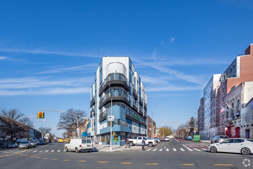 1407 Flatbush Ave, Brooklyn, NY à louer - Photo du bâtiment - Image 3 de 7