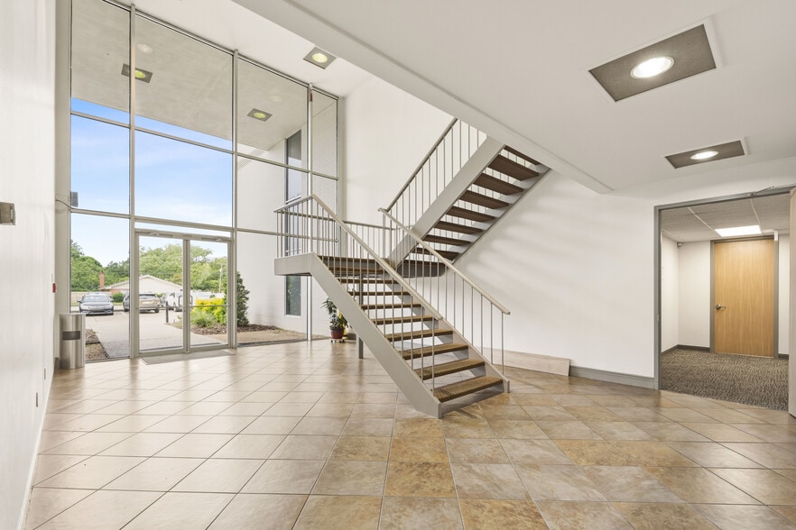 315 S College Rd, Lafayette, LA for lease - Building Photo - Image 3 of 10