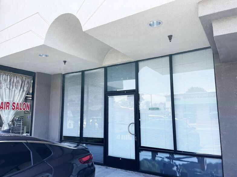 6001-6021 Pacific Blvd, Huntington Park, CA à louer - Photo du bâtiment - Image 3 de 12