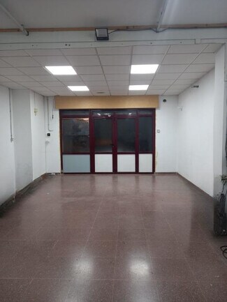 Plus de détails pour Multi-résidentiel à vendre