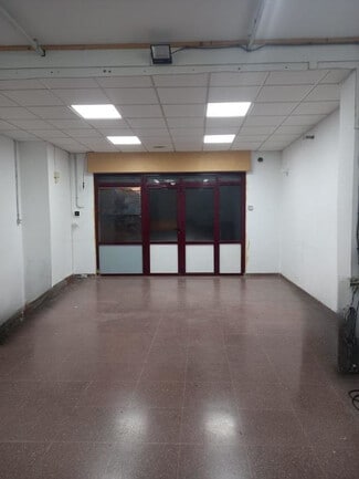 Plus de détails pour Multi-résidentiel à vendre