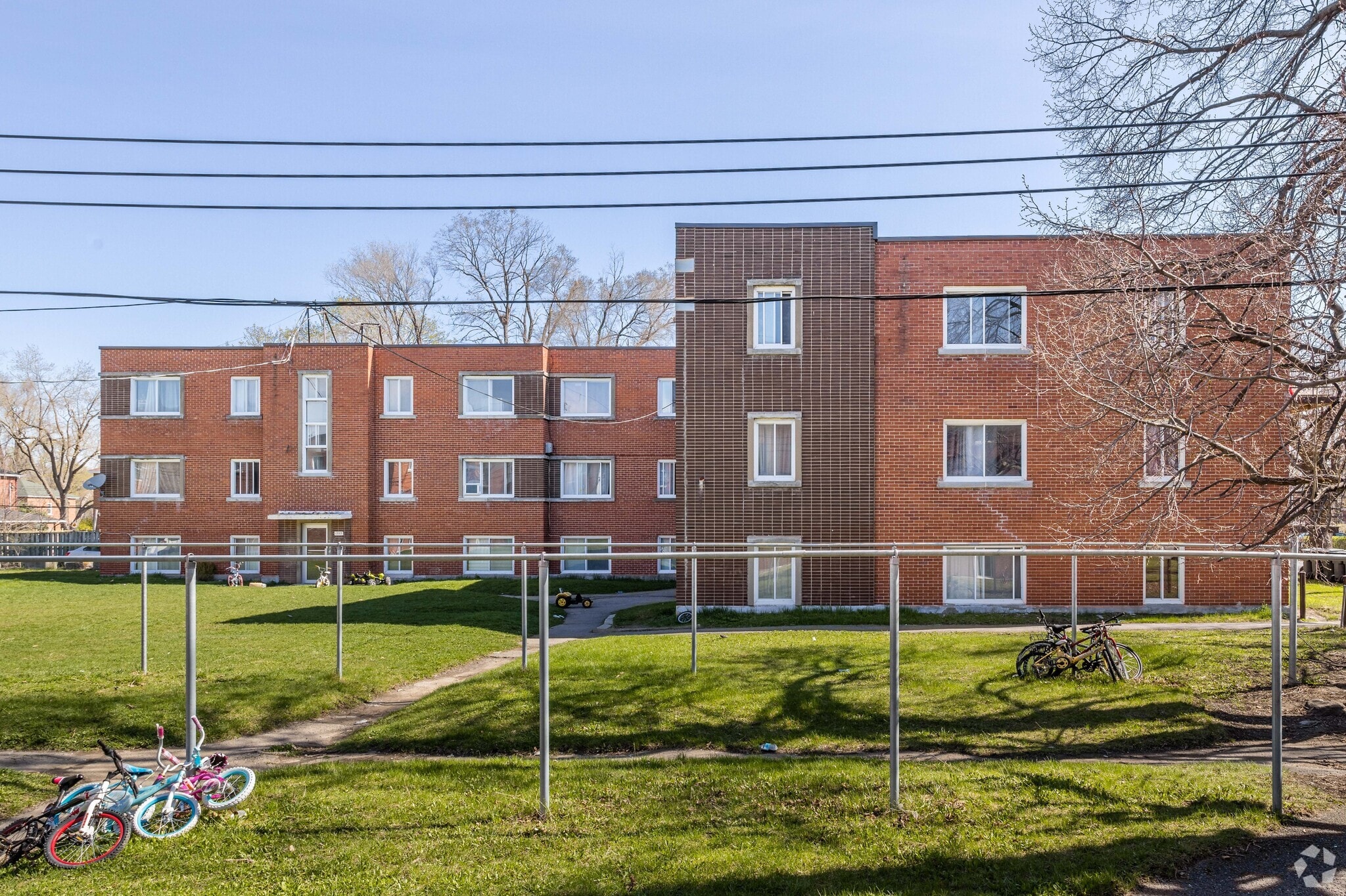 1701-1707 St Rochon, Saint-Laurent, QC à vendre Photo principale- Image 1 de 1