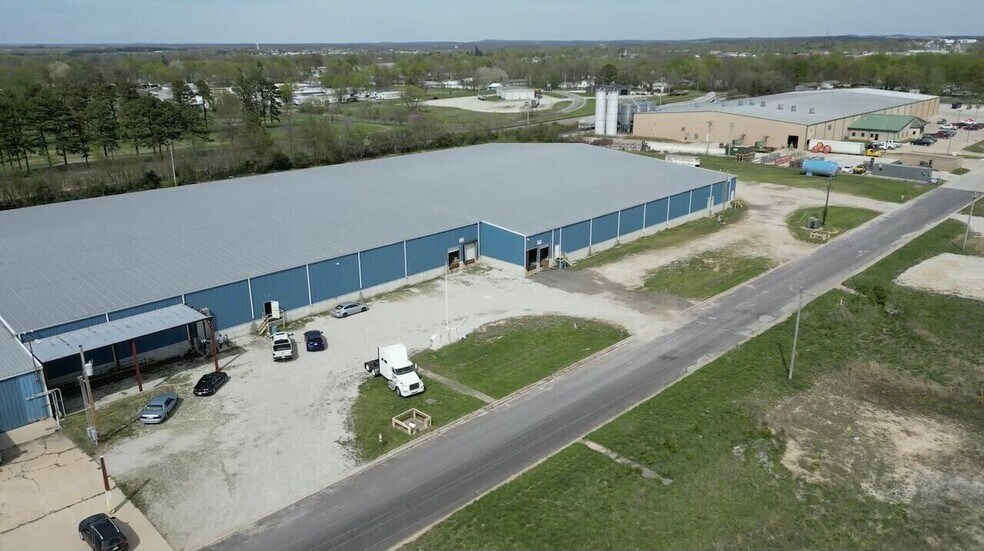 1301 Industrial Park Rd, Mountain Grove, MO à vendre - Photo du bâtiment - Image 2 de 36