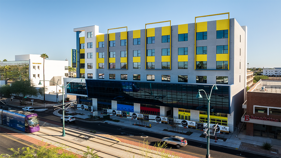 233 E Main St, Mesa, AZ à louer - Photo du bâtiment - Image 2 de 8