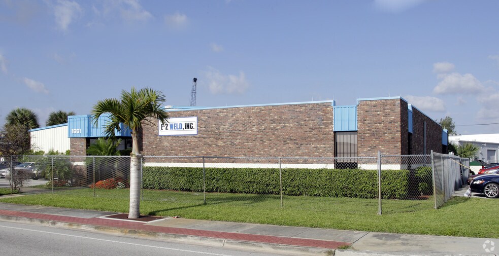 1661 President Barack Obama Hwy, Riviera Beach, FL for sale - Primary Photo - Image 1 of 2
