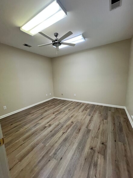2728 Chandalar Place Dr, Pelham, AL for lease - Interior Photo - Image 3 of 8