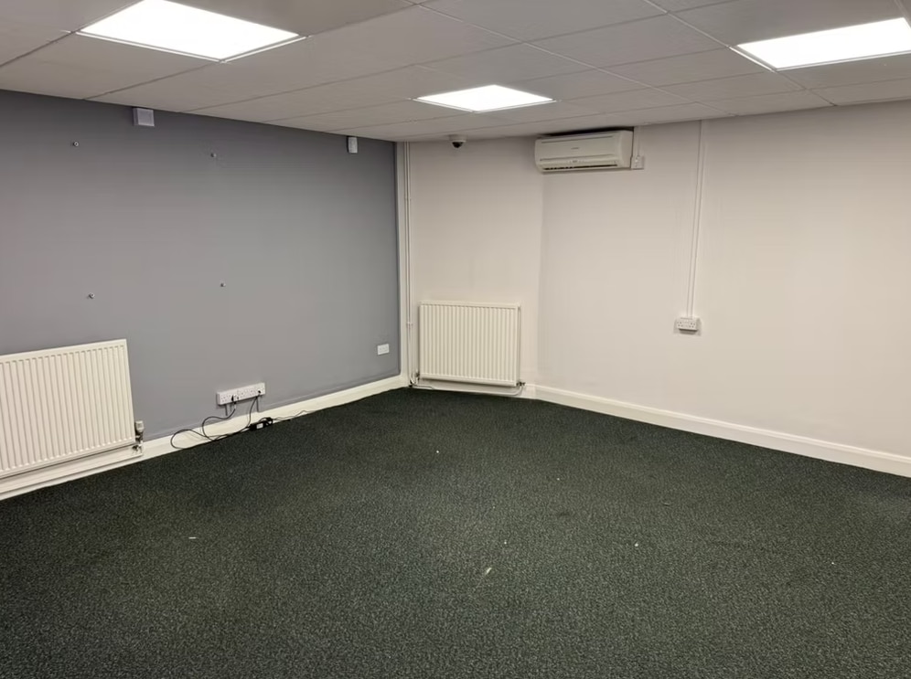 97-99 King St, Cottingham, ERY HU16 5QF - Unit 97 -  - Interior Photo - Image 2 of 2