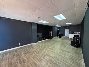 2317 NE Dixie Hwy, Jensen Beach, FL à louer Photo intérieure- Image 1 de 1