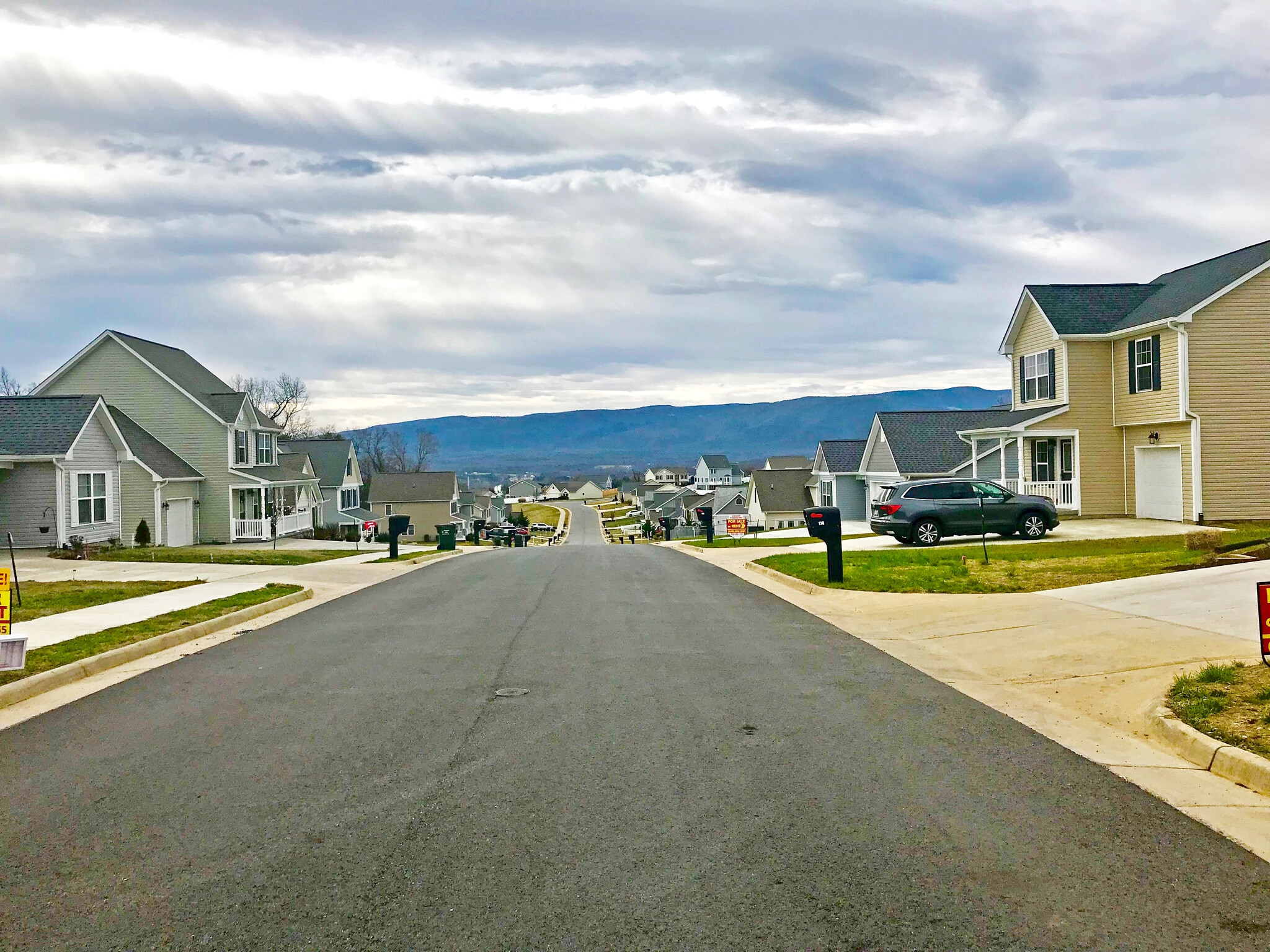 69 Upland Ct, Stuarts Draft, VA for sale Primary Photo- Image 1 of 4