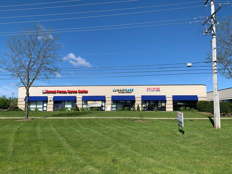2158-2168 N Randall Rd, Carpentersville, IL à louer - Photo du bâtiment - Image 3 de 5