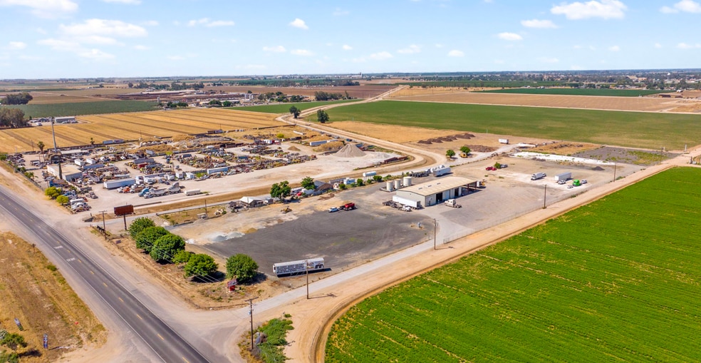 10500 8th Ave, Hanford, CA for lease - Building Photo - Image 2 of 8