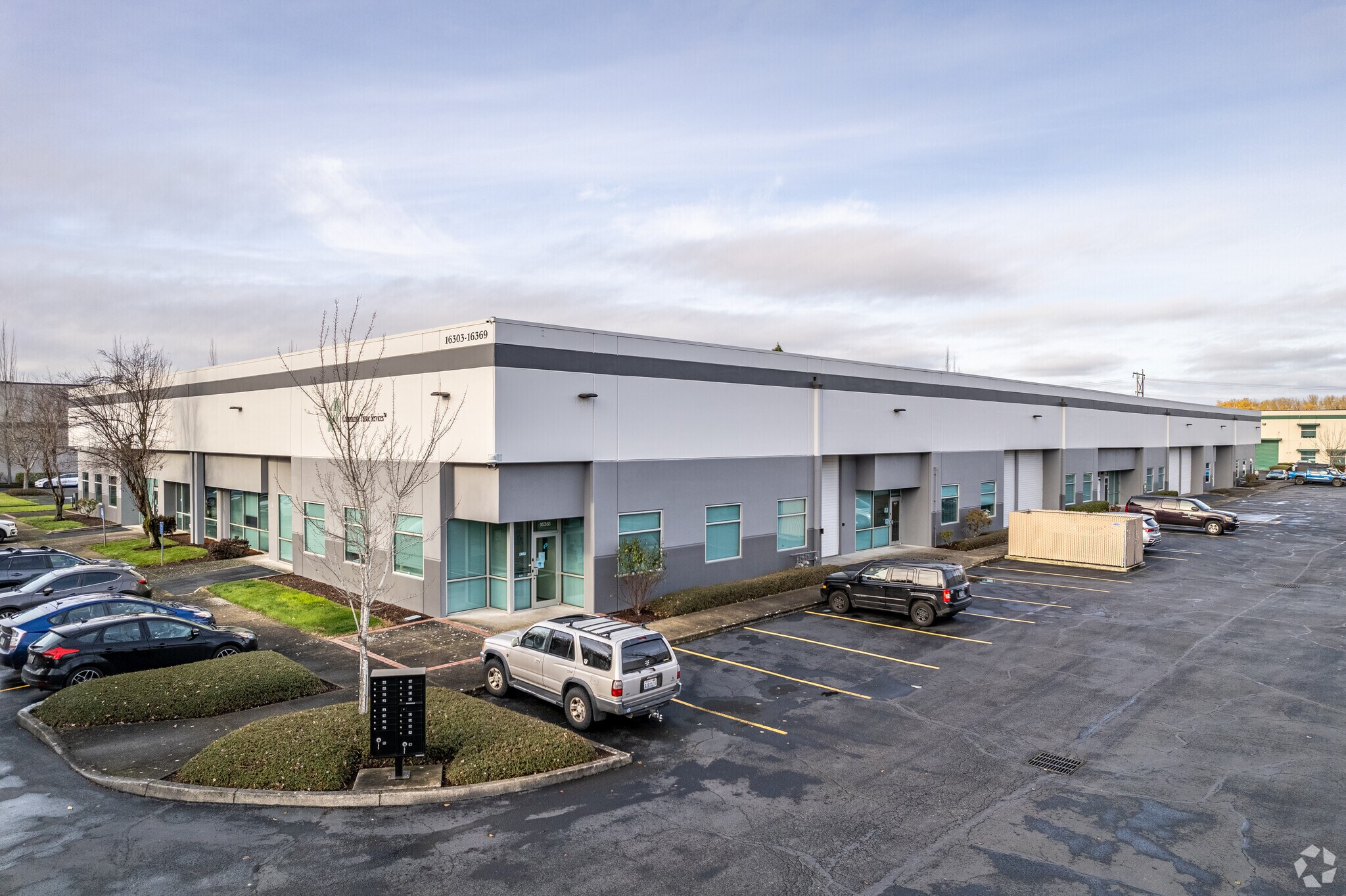 16353 NE Cameron Blvd, Portland, OR à louer Photo principale- Image 1 de 19