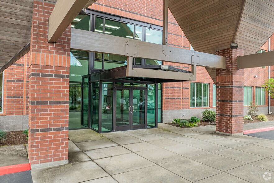 1220 20th St SE, Salem, OR à louer - Photo du bâtiment - Image 3 de 5
