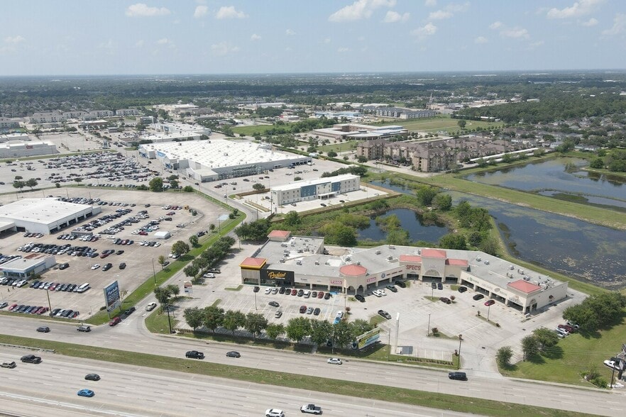 11130 Gulf Fwy, Houston, TX à louer - Photo du bâtiment - Image 2 de 20
