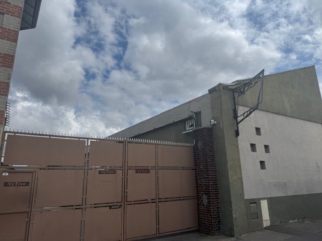 Office in Vitry-sur-Seine for lease - Building Photo - Image 1 of 11