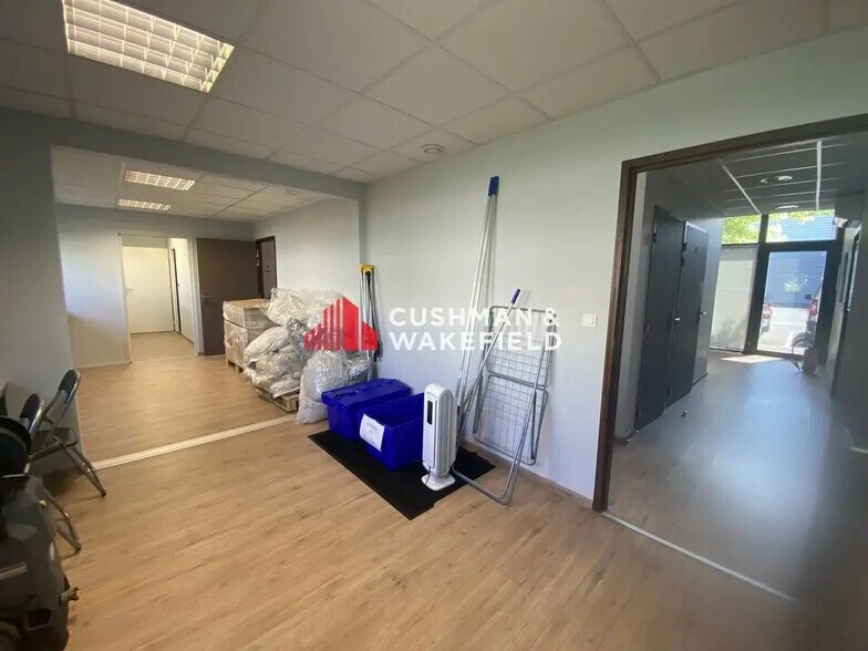 Flex in Toulouse for lease - Interior Photo - Image 2 of 7
