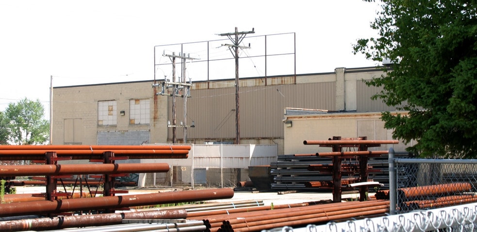 1040 9th Ave, Grafton, WI for sale - Building Photo - Image 3 of 4