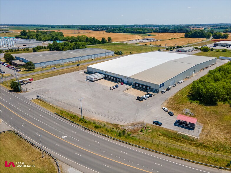 1136 Dunlop Ln, Clarksville, TN à louer - Photo du bâtiment - Image 3 de 50