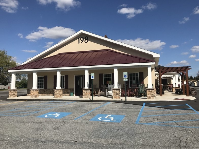 198 nazareth pike, Bethlehem, PA for lease - Building Photo - Image 3 of 10