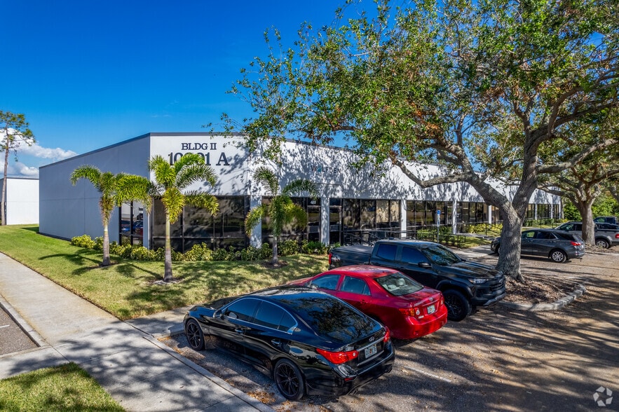 11001 Roosevelt Blvd, Saint Petersburg, FL à louer - Photo du bâtiment - Image 2 de 10