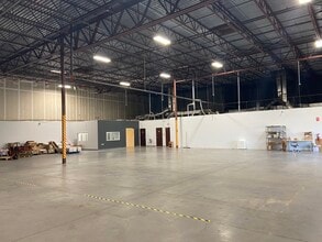 6881 Kingspointe Pky, Orlando, FL for lease Interior Photo- Image 2 of 18