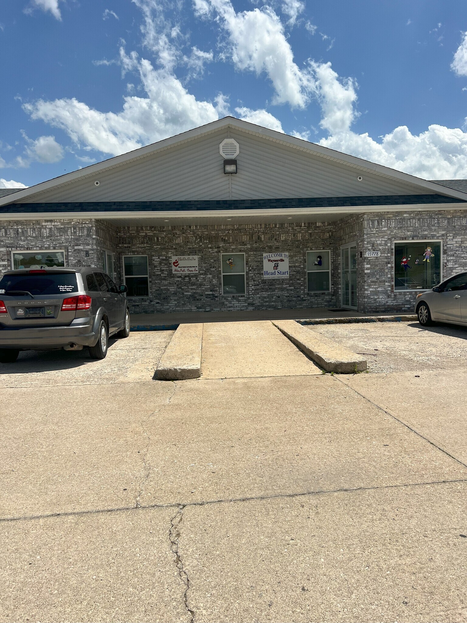 19788 Sackett Ln, Waynesville, MO for sale Primary Photo- Image 1 of 46