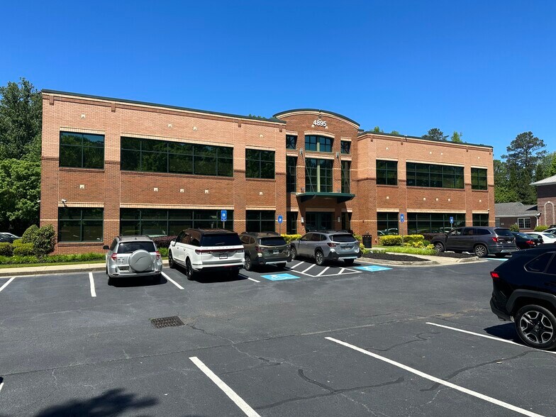 4895 Windward Pky, Alpharetta, GA à louer - Photo du bâtiment - Image 3 de 7