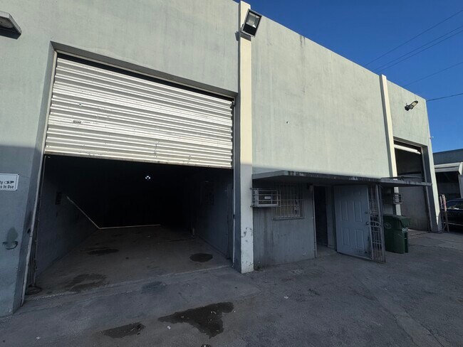 Plus de détails pour 3580 NW 49th St, Miami, FL - Industriel à louer