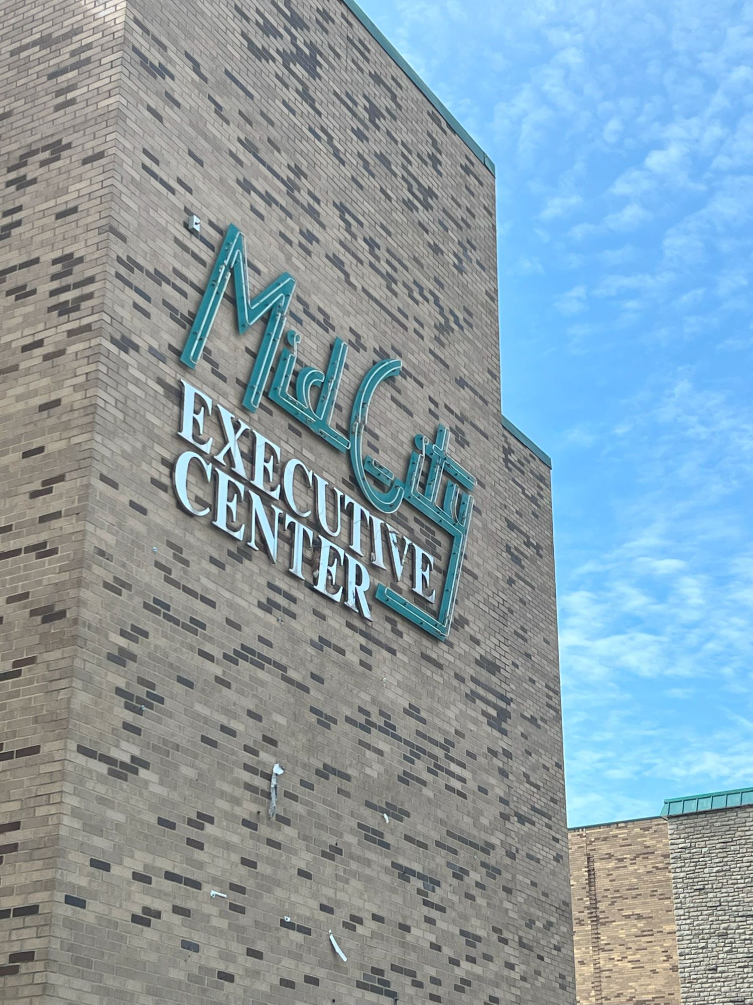 7710 Reading Rd, Cincinnati, OH à vendre Photo du bâtiment- Image 1 de 1