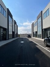 5266 Solar Dr, Mississauga, ON à louer Photo du bâtiment- Image 2 de 6