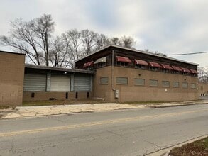 603 E Washington St, Joliet, IL for lease Interior Photo- Image 2 of 19