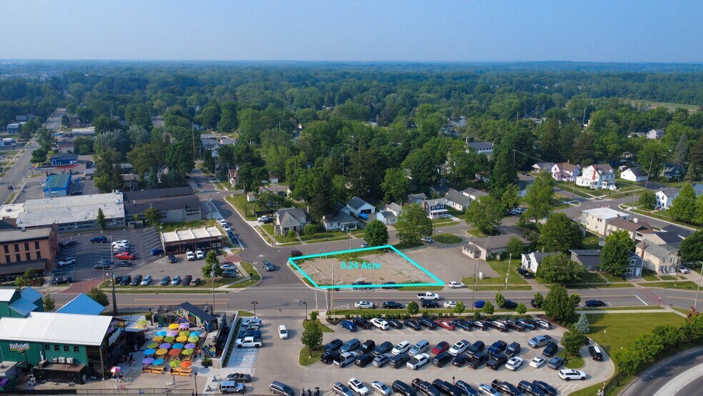 218 Walnut St, Fenton, MI à vendre - Photo du bâtiment - Image 3 de 11