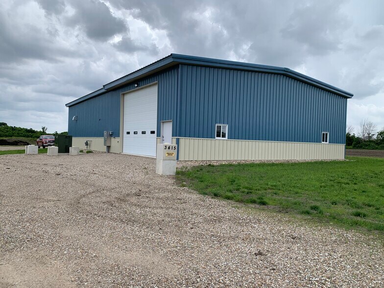 3415 9th SW st, Mason City, IA à vendre - Photo du bâtiment - Image 2 de 6