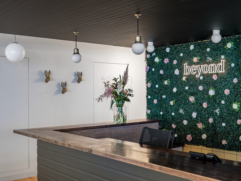 2 Leman St, London for lease - Interior Photo - Image 2 of 23