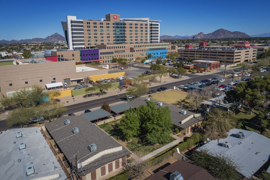 1801 E Cambridge Ave, Phoenix, AZ à vendre - Photo principale - Image 1 de 1